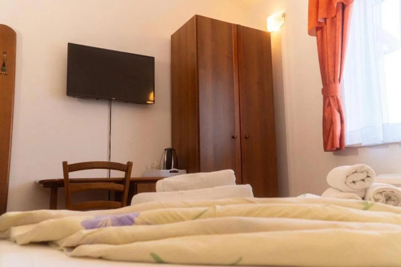 Apartments And Rooms Villa Chiara 卡尼卡