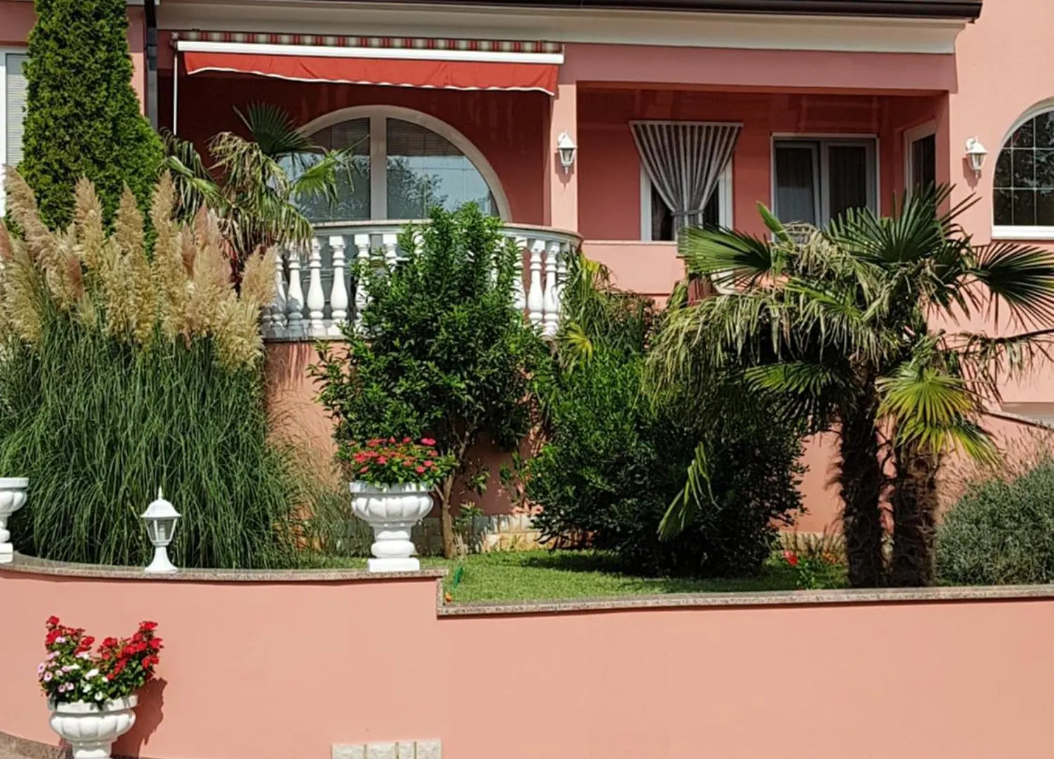 Apartments And Rooms Villa Chiara 卡尼卡 招待所