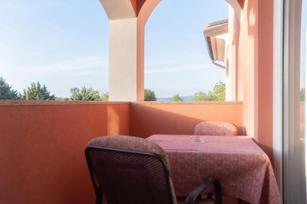 Apartments And Rooms Villa Chiara 卡尼卡 3*,  克罗地亚