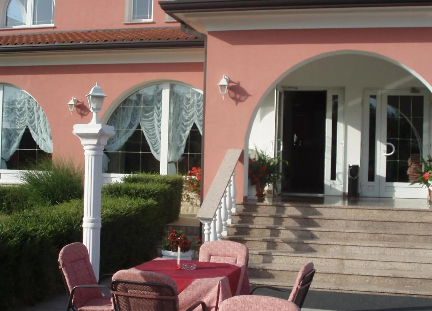 Apartments And Rooms Villa Chiara 卡尼卡 招待所