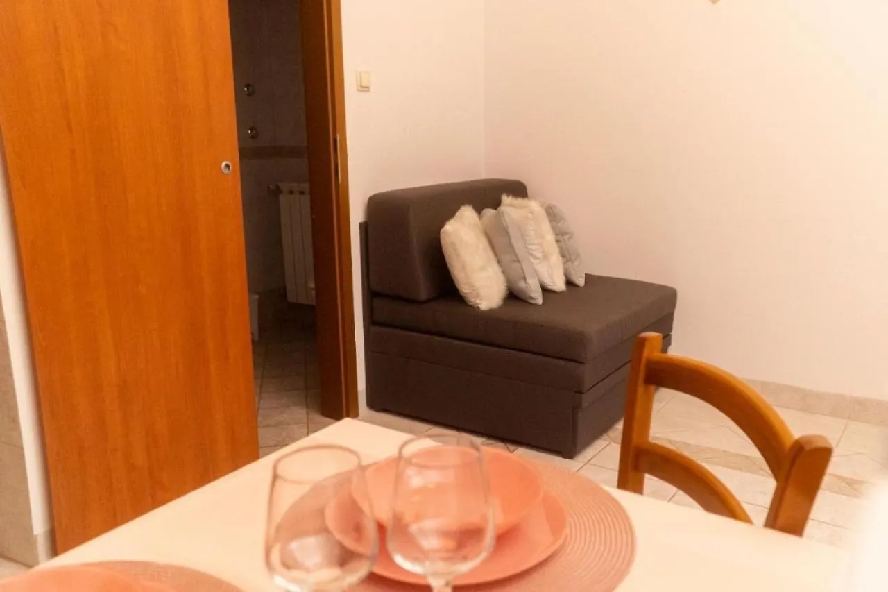 Apartments And Rooms Villa Chiara 卡尼卡