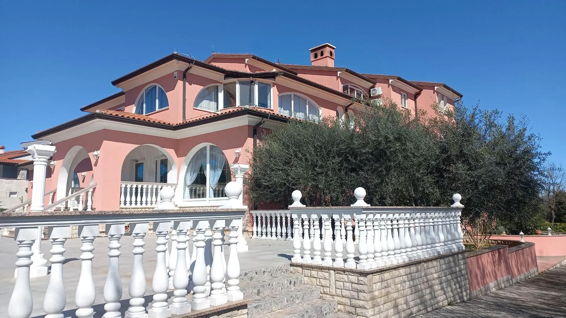 Apartments And Rooms Villa Chiara クルニカ