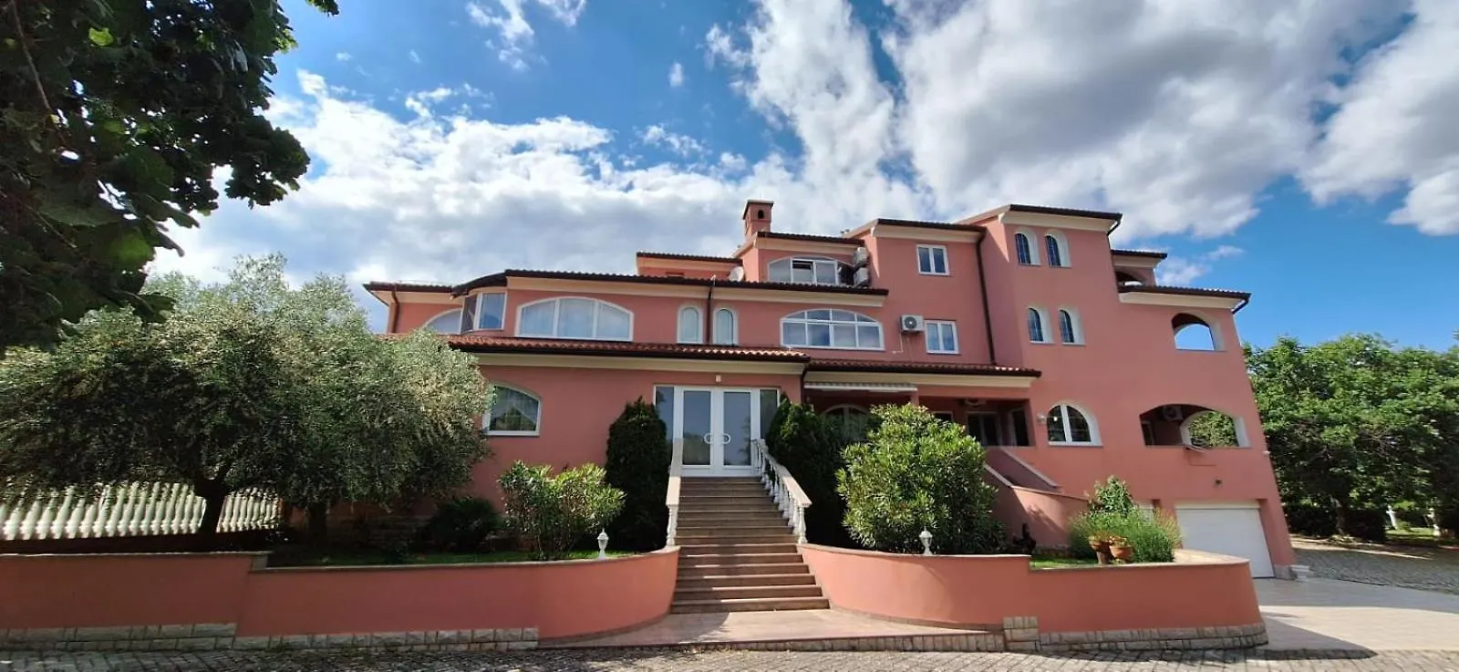 *** ゲストハウス Apartments And Rooms Villa Chiara クルニカ クロアチア