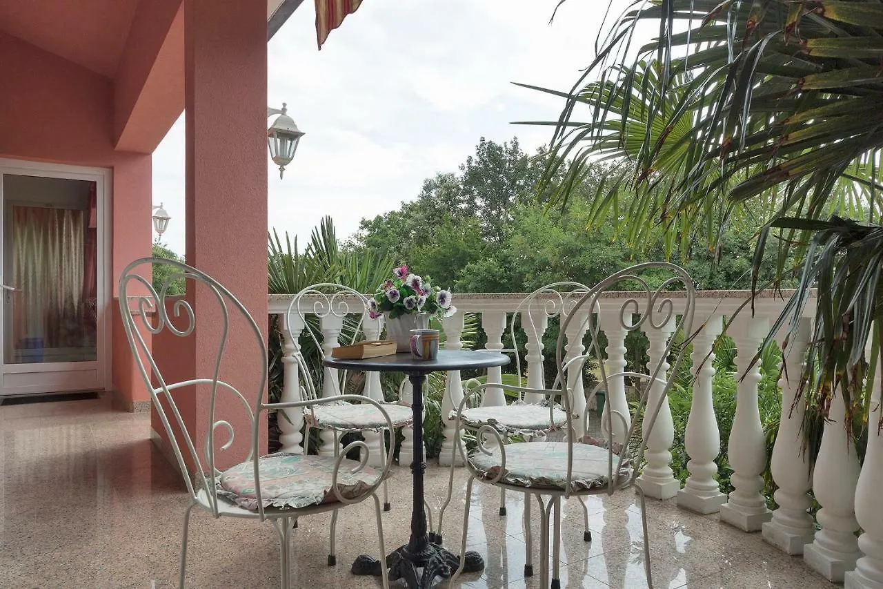 ゲストハウス Apartments And Rooms Villa Chiara クルニカ